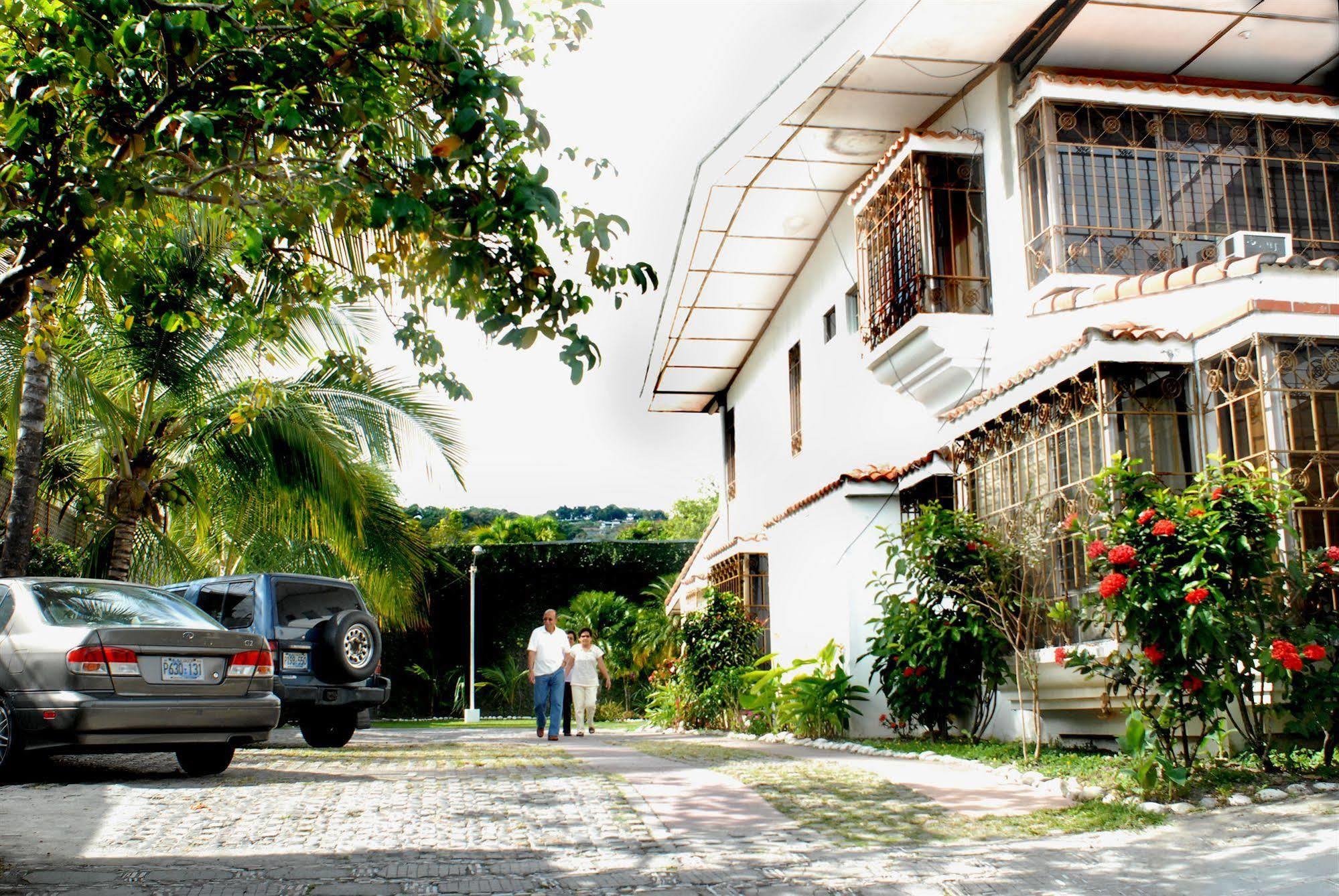Hotel Santa Elena Antiguo Cuscatlán Eksteriør billede
